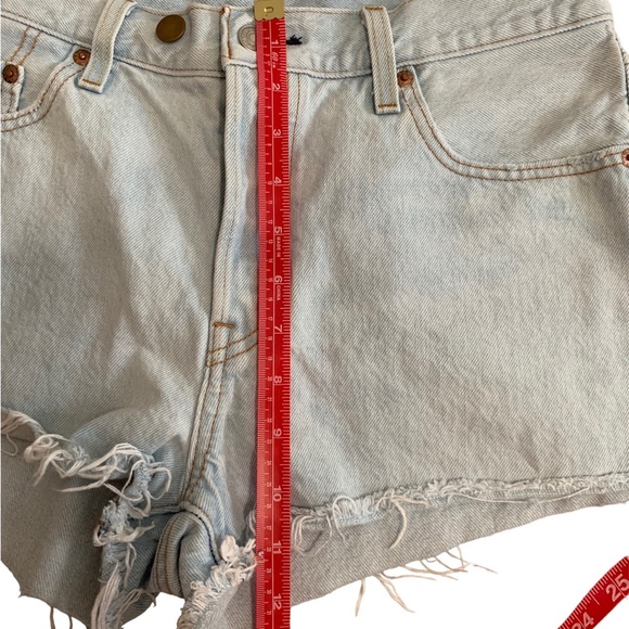 Levi's 501 Raw Hem High rise Shorts - Picture 6 of 7